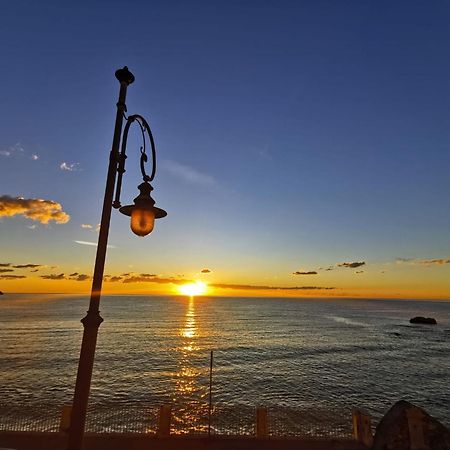 B&B Miramare Giardini-Naxos Extérieur photo