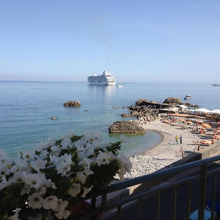 B&B Miramare Giardini-Naxos Extérieur photo