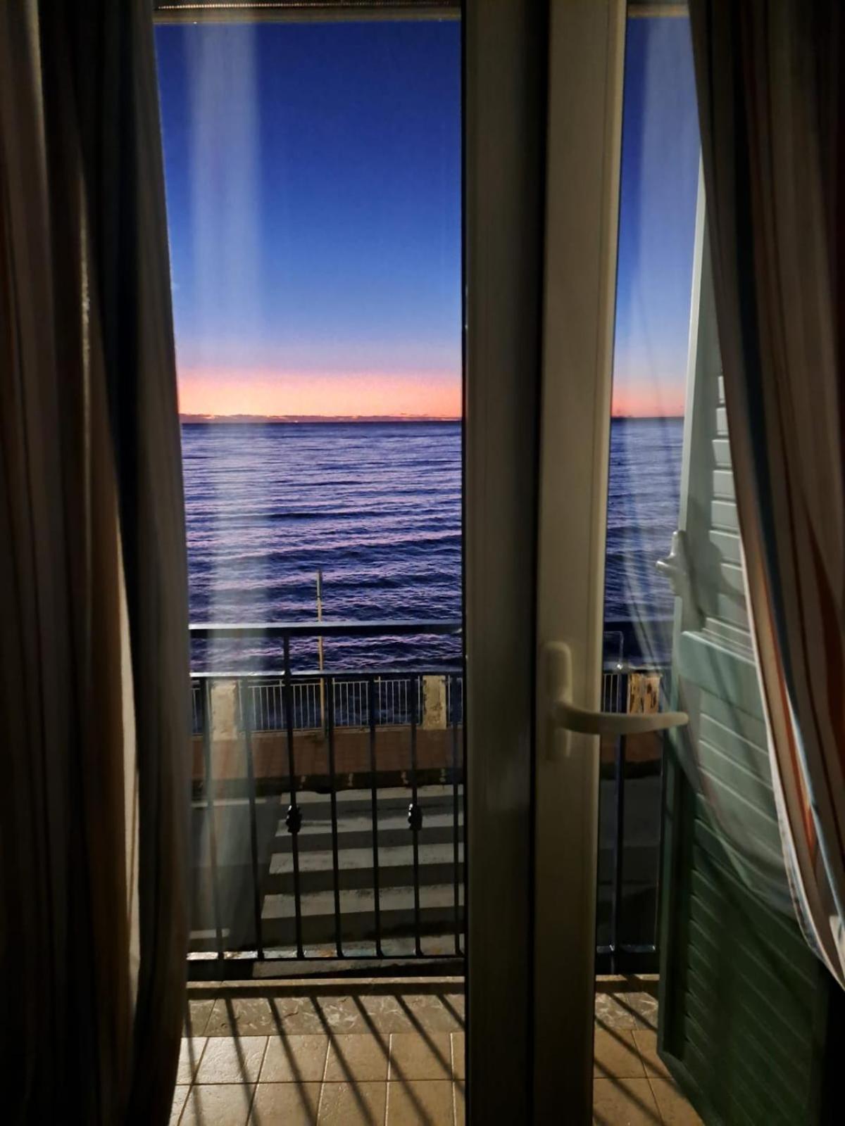 B&B Miramare Giardini-Naxos Extérieur photo