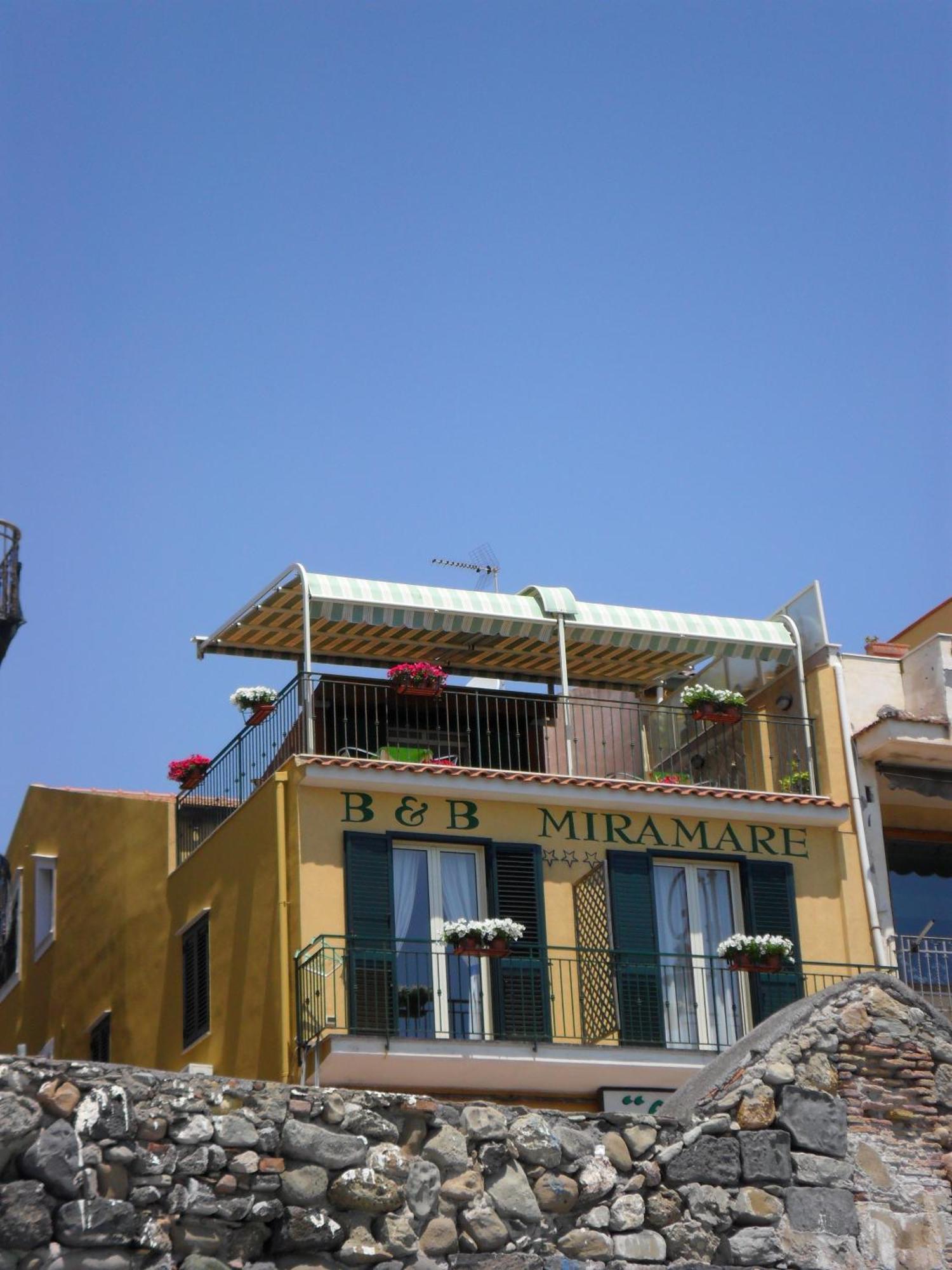 B&B Miramare Giardini-Naxos Extérieur photo