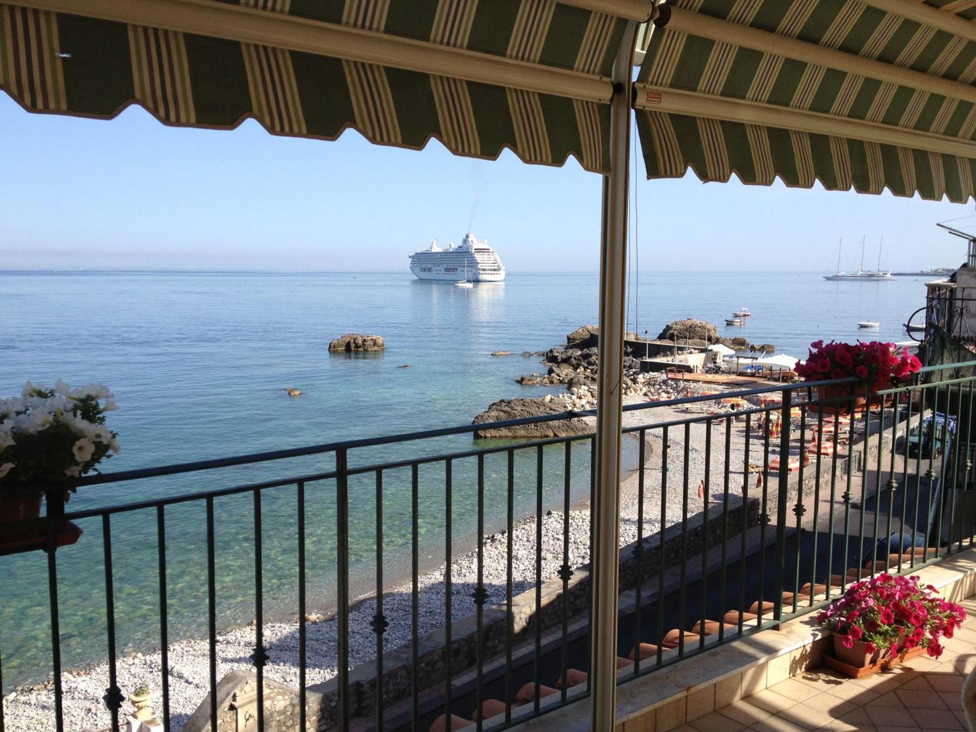 B&B Miramare Giardini-Naxos Extérieur photo