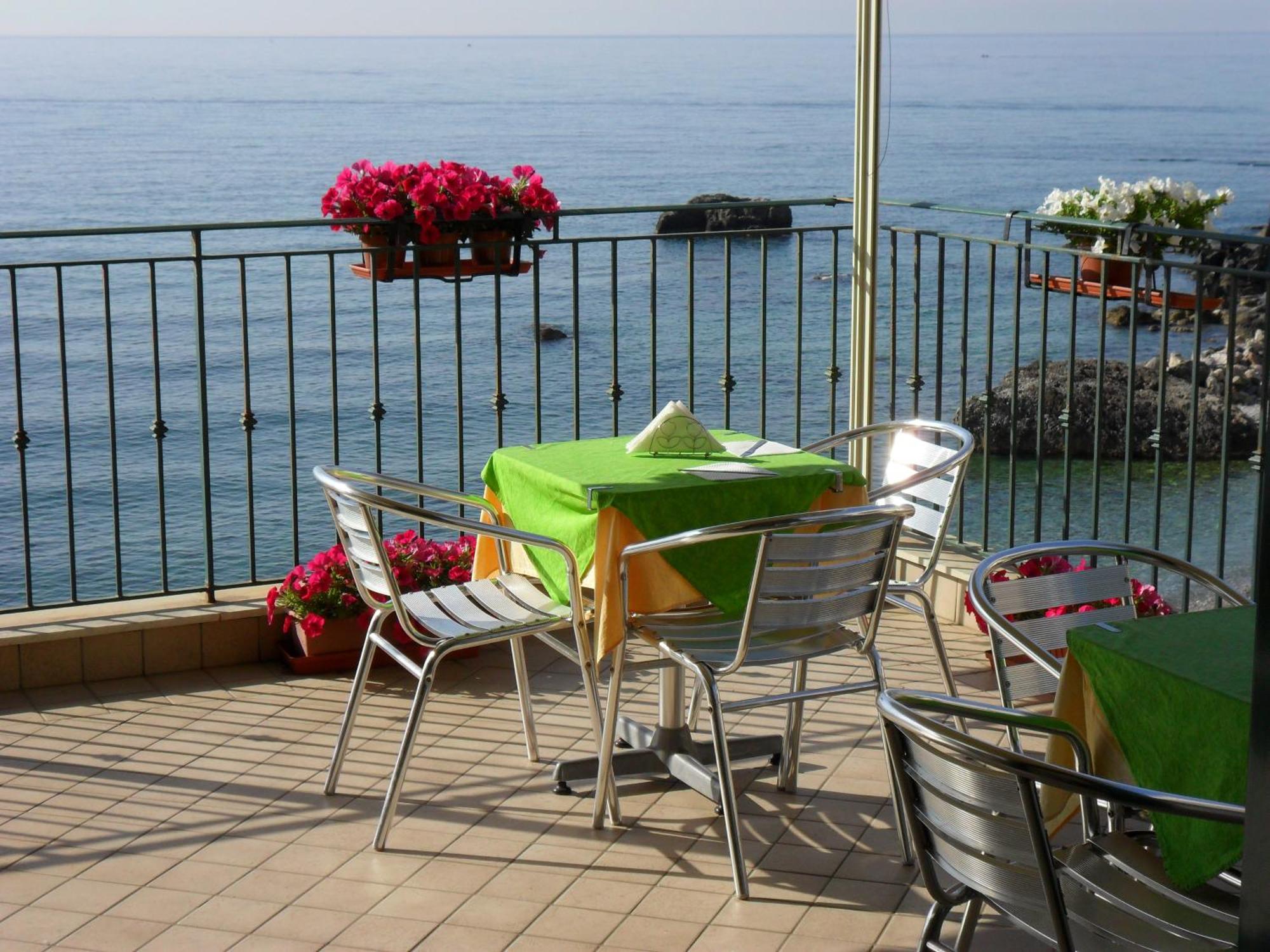 B&B Miramare Giardini-Naxos Extérieur photo