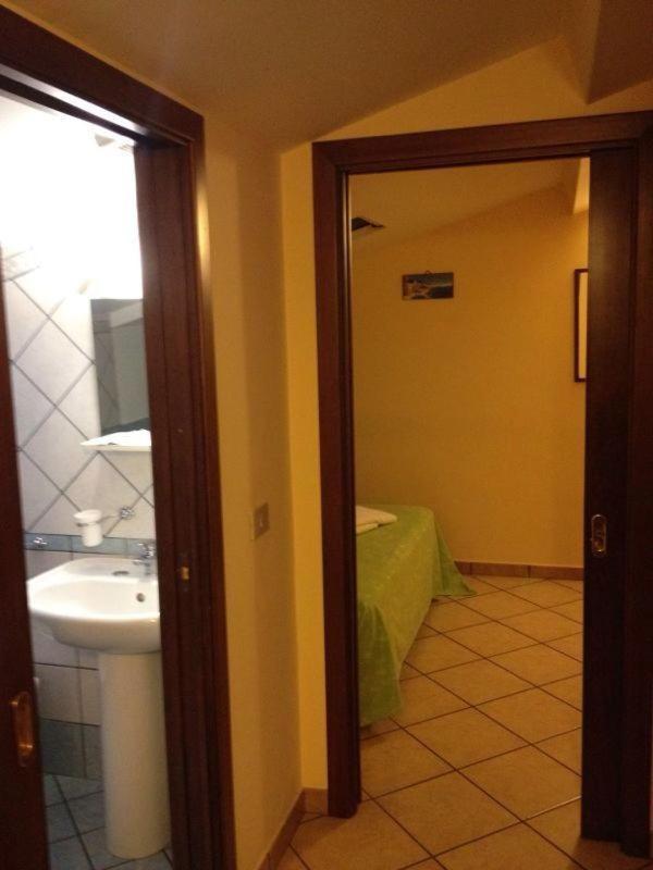 B&B Miramare Giardini-Naxos Chambre photo